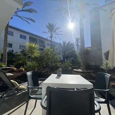 Sun And Surf Apartman *